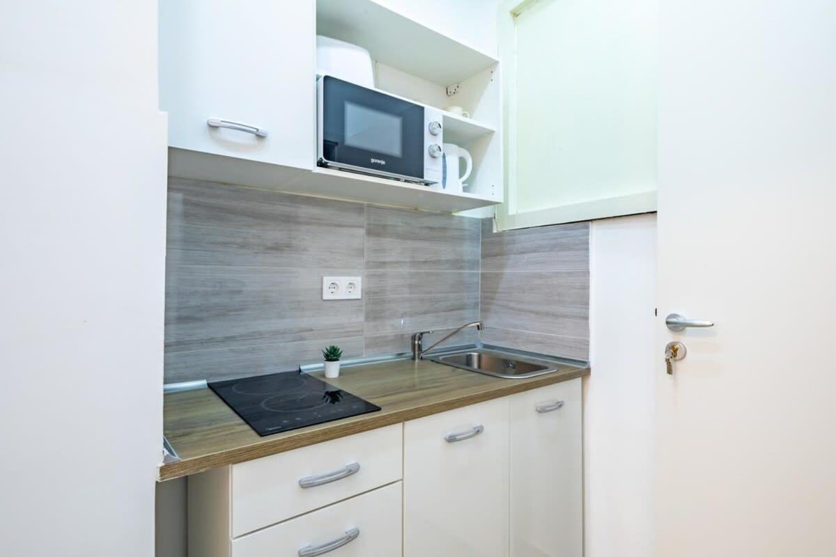 Mini Ultra Central Studio Budapest Exteriör bild