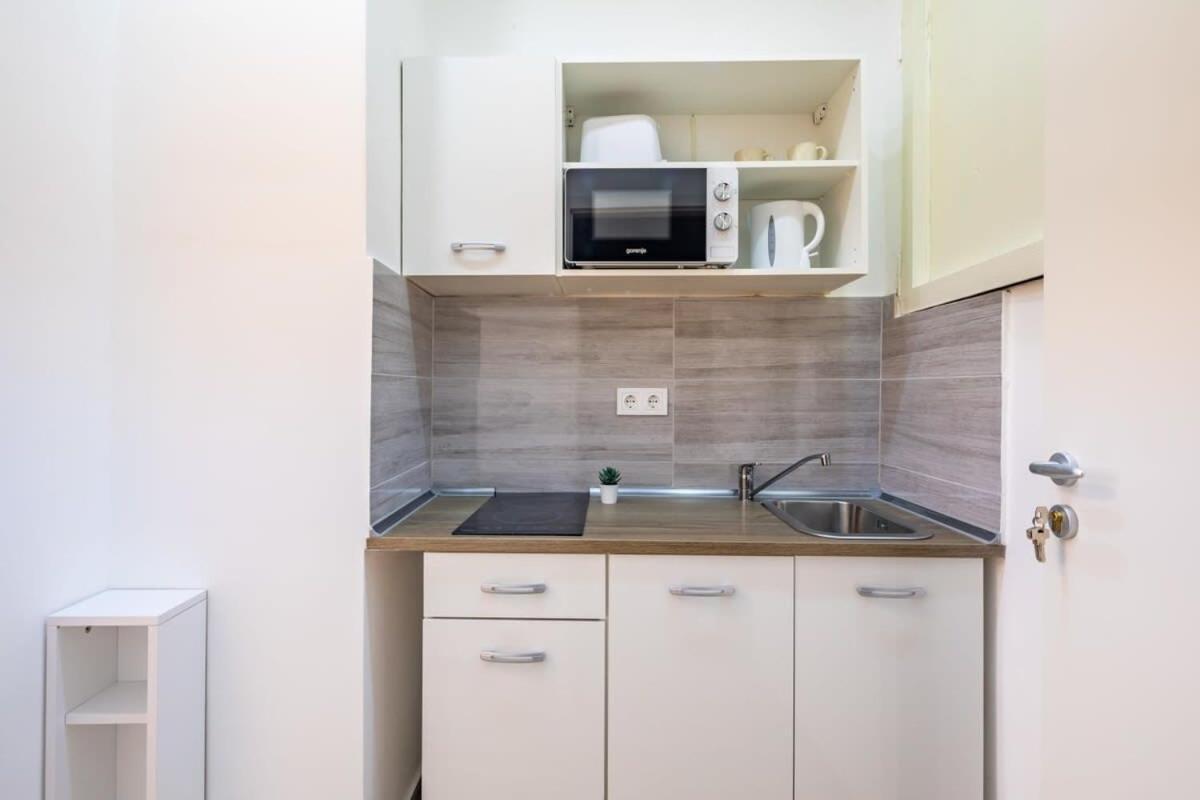 Mini Ultra Central Studio Budapest Exteriör bild